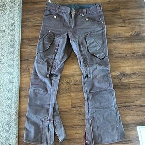 Snowboarding pants
